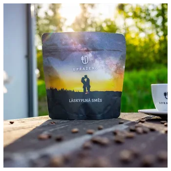 UPRAŽENO Láskyplná směs – Zrnková káva 100 % Arabica 250 g