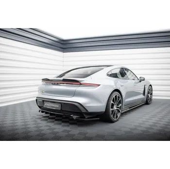 Nárazník Maxton Design středový spoiler pod zadní nárazník s žebrováním pro Porsche Taycan Mk1, černý lesklý plast ABS