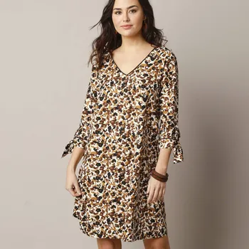 Dámské šaty Rozšířené šaty s potiskem a kontrastním lemem karamelová/režná 42