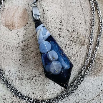 Přívěsek Orgonitové kyvadlo / přívěšek s modrým chalcedonem pro jemnou komunikaci duše