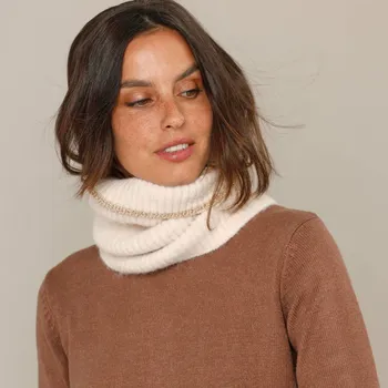 Nákrčník Nákrčník s třpytivým proužkem a příměsí vlny režná