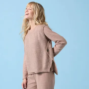 Vesta s knoflíky na bocích, pro menší postavu oříškový melír 50