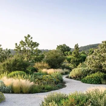 Zahradní dekorace Mlatová cesta – přírodní povrch do zahrady s vysokou propustností Vyberte si balení: Big Bag 1200 kg