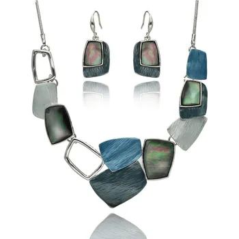 Souprava šperků Yvon Exkluzivní sada šperků s přírodní mušlí a modrými odstíny