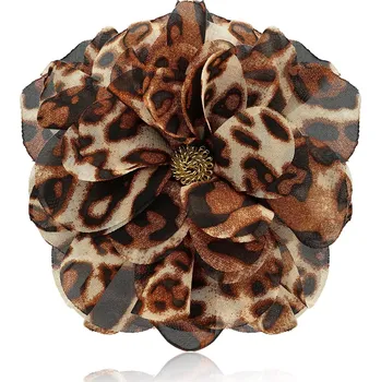 Brož Yvon Hedvábná brož s leopardím vzorem a dvojitým zapínáním