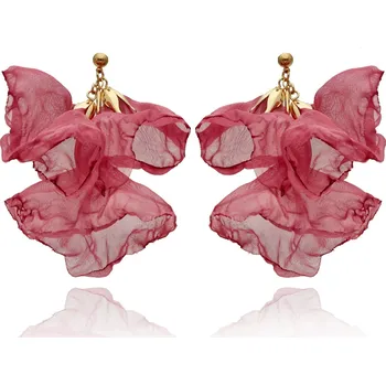 Náušnice Yvon Lehoučké náušnice s květinovým motivem - růžové okvětní lístky pro jemný look