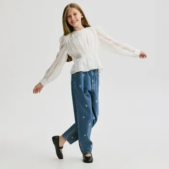 Dívčí džíny Reserved - Paperbag džíny s výšivkou - modrá - 806FF-55J - 806FF-55J-152