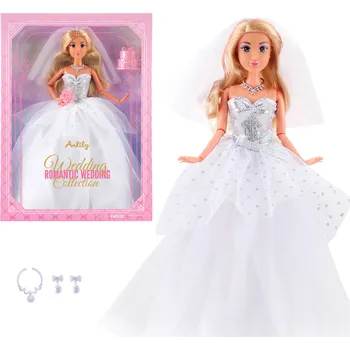 Panenka Módní panenka v bílých svatebních šatech