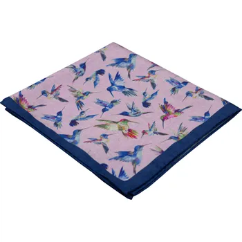 Látkový kapesník Pudrový pánský kapesníček s modrým lemem a motivem ptáků