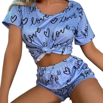 Dámské noční prádlo Dámské pyžamo modré barvy se vzorem srdíček a nápisy Love Tričko s krátkým rukávem a kraťasy z polyesteru a spandexu Pohodlný spánek L