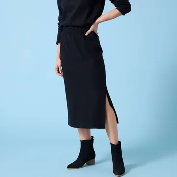 Dámská sukně Úpletová midi sukně s česaným rubem, pro menší postavu černá 50