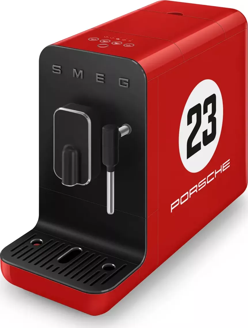 PORSCHE x SMEG Bean To Cup Coffee Machine 917 Salzburg LE Kávovar červený (Automatický kávovar inspirovaný vozem Porsche 917 KG Salzburg. Limitovaná edice 1 970 kusů.)