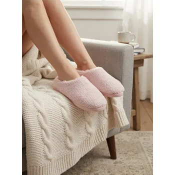 Dámská móda Sinsay - Pantofle s umělou kožešinou - pastelová růžová - 894EU-03X - 894EU-03X-401