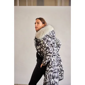 Dámský kabát Bunda Happy Goose 564803 černo bílá s kapucí a kožíškem dlouhá Velikost: 36