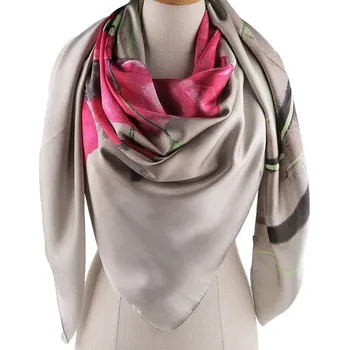 Šátek Velký saténový šátek s květy 130x135 cm - 26 šedá světlá