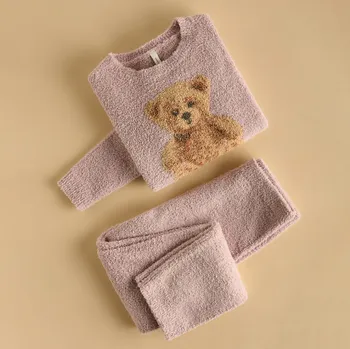 Dětská móda Reserved - Chlupatá pyžamová souprava s&nbsp;kalhotami - pudrově růžová - 815GX-39X - 815GX-39X-U98