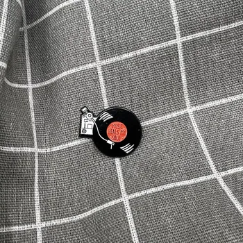 Gramofon s vinylovou deskou - Music heals my soul / Hudba léčí mou duši