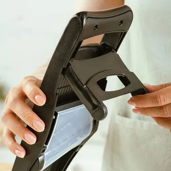 Kráječ na chleba kráječ/struhadlo mandoline MISTY, multif.3řez.d., chránič, NR/plast