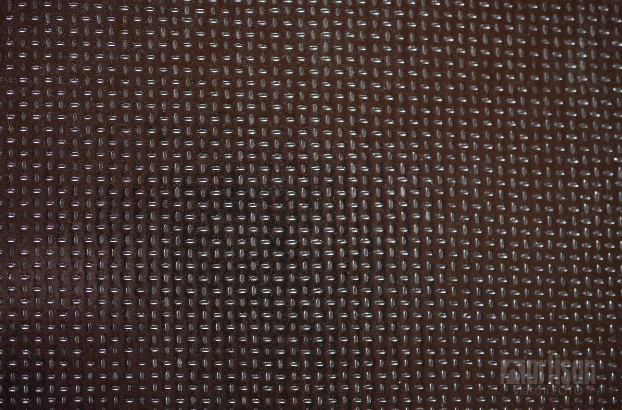 Voděodolná překližka protiskluzová, hnědá 12x1250x2500 B�