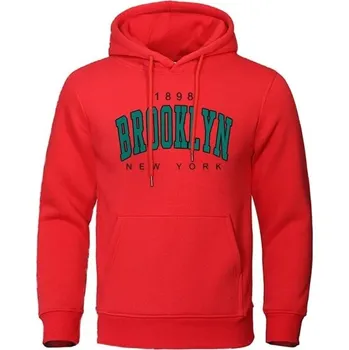 Pánská mikina Pánská mikina s kapucí a kapsami Jednobarevná sportovní mikina s jemným nápisem Brooklyn na hrudi Pohodlný polyesterový materiál červená L