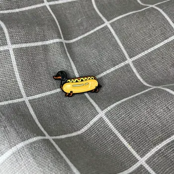 Jezevčík v hot dogu / párku v rohlíku