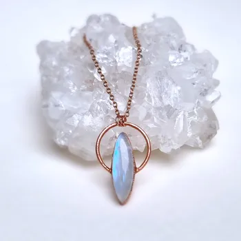 Náhrdelník Měsíční kámen ze Srí Lanky - šperk/náhrdelník AUTORSKÁ TVORBA ŠPERKŮ Z MINERÁLŮ