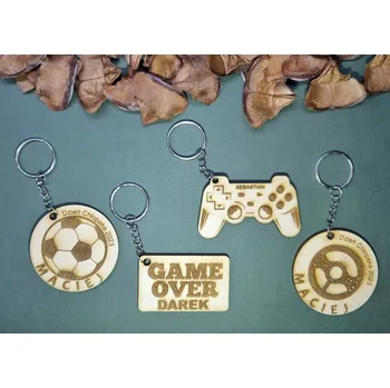 Personalizované klíčenky ke Dni chlapců