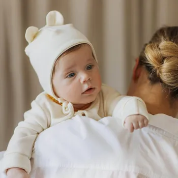 Kojenecká čepice MUFFIN MODE Merino čepice s oušky dvouvrstvá pro miminko CLOUDY CREAM Velikost: 44/48