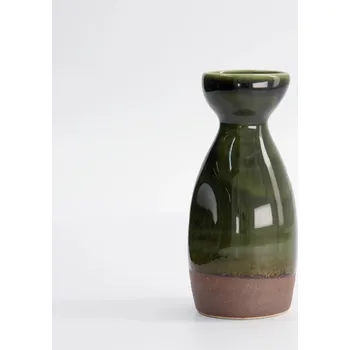 KARAFA NA SAKE VYROBENÁ V JAPONSKU