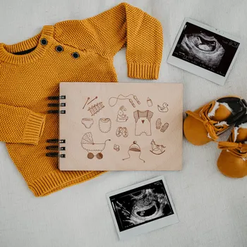 Fotoalbum Dědova dílna Malé fotoalbum Výbavička A5 Počet a barva papírů: Černé - 30 listů