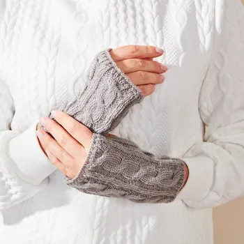 Dámské tričko Sada rukavic a návleků na ruce šedá 000