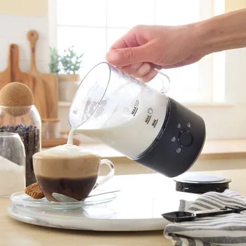 Šlehač mléka Napěňovač mléka černá/bílá 000