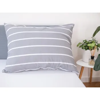 Povlak na dekorativní polštářek MKLuzkoviny.cz Povlak na polštář 70 × 90 cm – Kamala tmavě šedé / bílé