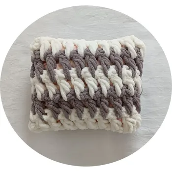 Dekorativní polštářek Lucido | Háčkovaný polštář šedo krémový 20 x 15 cm 394/SED2