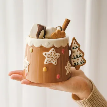 HOMLA Hrnek s uchem ve tvaru stromku 0,5 l