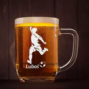 Sklenice Půllitr s pískovaným motivem "FOTBALISTA" (Do poznámky v nákupním košíku napište požadované požadované jméno )