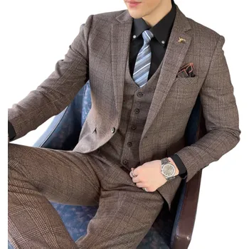 Pánské oblečení Pánský oblekový set z acetátu Elegantní sada saka, vesty a kalhot pro muže Jednobarevný formální komplet s kapsami a knoflíky v různých barvách hnědá XS