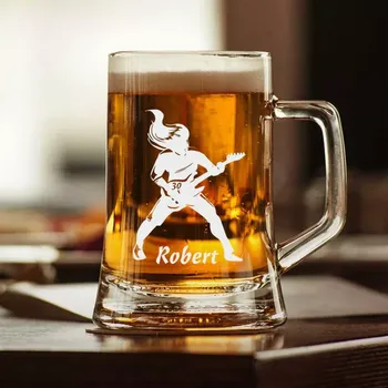 Sklenice Půllitr s pískovaným motivem "KYTARISTA" (Do poznámky v nákupním košíku napište požadované požadované jméno a číslo)