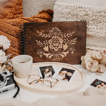 Dědova dílna Kroužkové fotoalbum Folklor Počet a barva papírů: Bílé - 30 listů