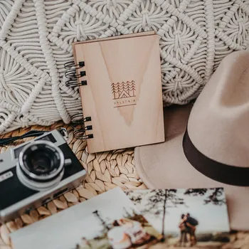 Fotoalbum Dědova dílna Mini fotoalbum Výletník A6 na výšku Počet a barva papírů: Černé - 15 listů