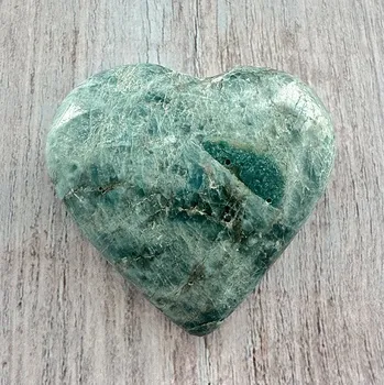 Apatit srdce Madagaskar AC-9 cca 6,1 x 5 cm, 118 g