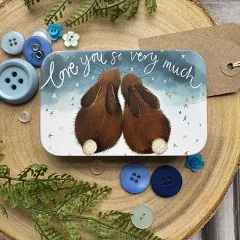 Dóza na potraviny Dózička Bunny Love 11*7*2 cm, Alex Clark (Plechová dóza s králíkem Rabbits)