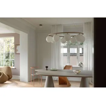 Lampička Nuura Aps Nuura nástěnné světlo Liila 1, Ø 14 cm, IP44, zlatá/opálová - Ø nástěnný držák 10 cm zlato, opál 1 x 7 W - Doprava zdarma