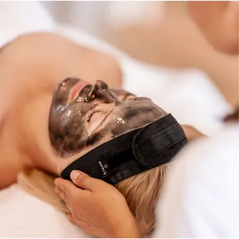 Hloubkově čisticí ošetření Cena: 90 minut Dafna's Skincare