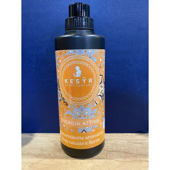 Přípravek na praní Kesyr tekutá aviváž Energia Attiva s vůní pudru a květin 750 ml, 30 praní