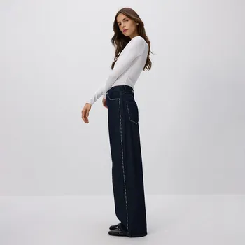 Dámské džíny Reserved - Džíny wide-leg s aplikacemi - tmavomodrá - 551GE-59J - 551GE-59J-40