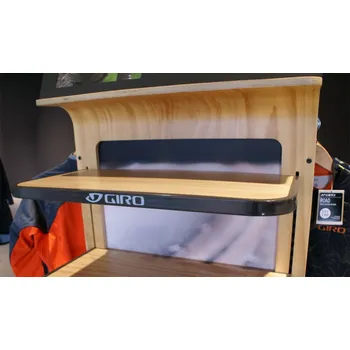 Botník GIRO GIRO SLATWALL SHELF police na boty, kovová s dřevěným povrchem, 4 ks spacewall