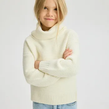 Dívčí svetr Reserved - Svetr s rolákem - krémová - 805FH-01X - 805FH-01X-164