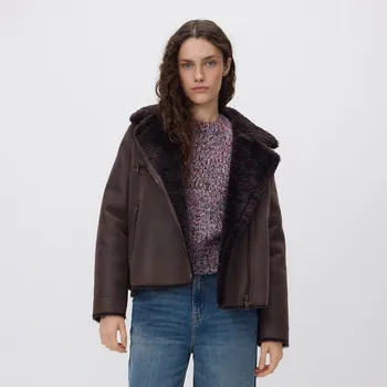 Dámský kabát Reserved - Koženkový kabát zakončený umělým beránkem - tmavě hnědá - 755HD-89X - 755HD-89X-XXL