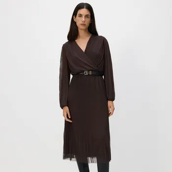 Dámské šaty Reserved - Plisované šaty s páskem - tmavě hnědá - 922GA-89X - 922GA-89X-M